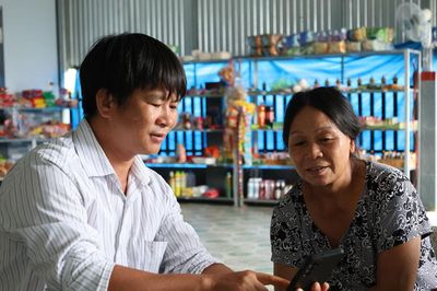 Gõ cửa từng nhà, đưa công nghệ vào cuộc sống