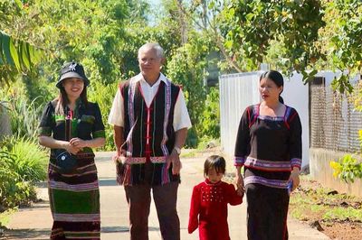 Người có uy tín - 'nhịp cầu' hòa giải từ cơ sở