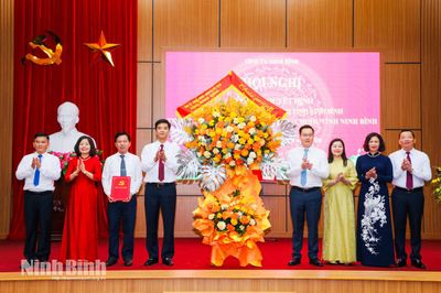 Công bố Quyết định đổi tên Trường Chính trị tỉnh Ninh Bình thành Trường Chính trị Trường Chinh, tỉnh Ninh Bình