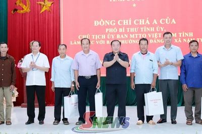 Đồng chí Phó Bí thư Tỉnh ủy, Chủ tịch Ủy ban MTTQ Việt Nam tỉnh, làm việc với xã Nậm Ty