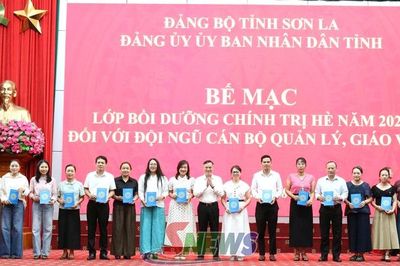 Bế mạc lớp bồi dưỡng chính trị hè cho cán bộ quản lý, giáo viên năm 2026