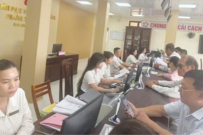 Vượt qua 'điểm nghẽn tâm lý' để khơi thông nguồn lực cán bộ