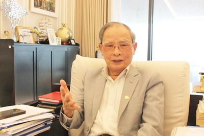Nhà giáo ưu tú, Anh hùng Lao động Lê Công Cơ: 'Người trẻ cần xem AI là cơ hội để làm chủ công nghệ'