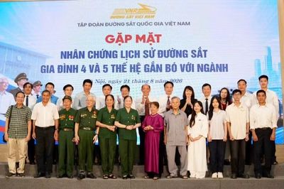 Xúc động cuộc gặp mặt các nhân chứng lịch sử ngành Đường sắt