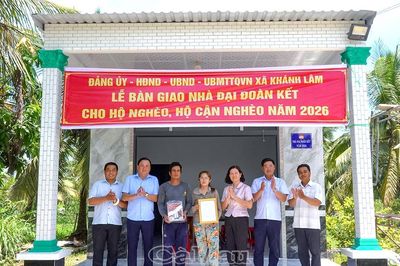 Xã Khánh Lâm bàn giao 8 căn nhà Đại đoàn kết