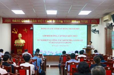 Nâng cao năng lực đội ngũ cán bộ làm công tác Đảng