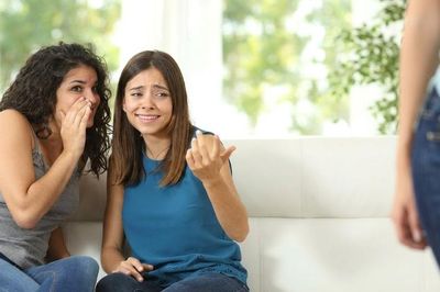 Người khôn ngoan: 2 việc không quản, 3 chuyện không nói, 4 kiểu giúp đỡ nên biết từ chối