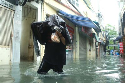 Áp thấp nhiệt đới quần thảo trên Vịnh Bắc Bộ, 6 tỉnh thành có mưa to nhất