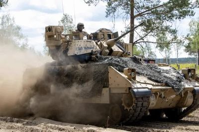 Mỹ săn tìm phụ tùng hiếm cho thiết giáp Bradley của Ukraine