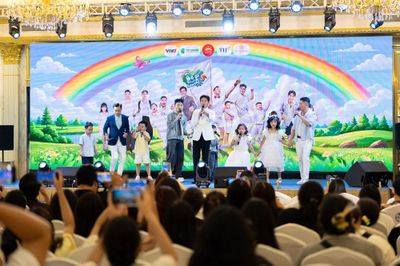 Lộ diện cặp cha con nghệ sĩ trong 'Bố ơi mình đi đâu thế?' mùa 6