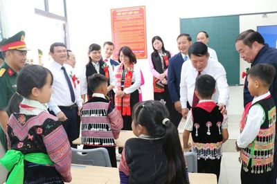 Khánh thành trường nội trú liên cấp vùng biên giới Lóng Phiêng