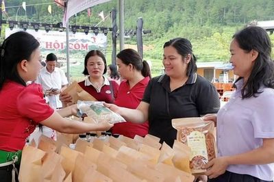 Lễ hội Cốm Tú Lệ mở rộng cơ hội phát triển sản phẩm gắn với du lịch