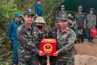 Những liệt sĩ trở về từ nhân dân