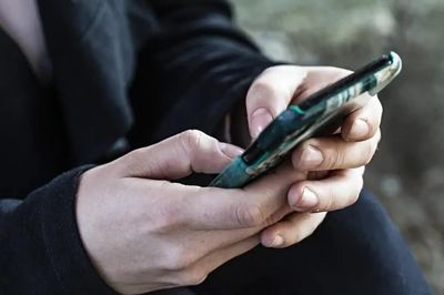 Thụy Điển buộc TikTok, Meta gỡ quảng cáo tuyển người thực hiện hành vi phạm tội