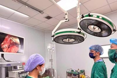 Đau bụng sau ngã xe đạp, bé trai 7 tuổi vỡ hành tá tràng hiếm gặp
