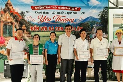 Khám bệnh, cấp phát thuốc miễn phí cho đồng bào Khmer ở An Giang
