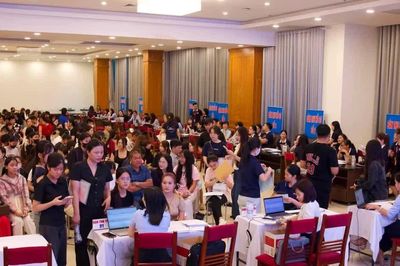 Trường Đại học Hạ Long đón tân sinh viên nhập học