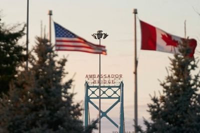 Thoả thuận thương mại Mỹ-Canada: Đang đàm phán khẩn cấp, những vấn đề nào được đặt lên 'bàn cân'?