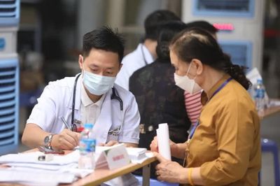 Người dân Hà Nội sắp được hội chẩn với bác sĩ tuyến đầu ngay tại Trạm y tế xã, phường