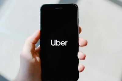 Uber bị phạt gần 1 tỷ USD vì tự động khóa tài khoản tài xế
