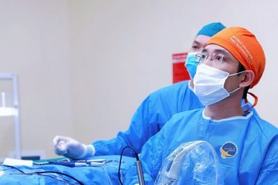 Người phụ nữ bị liệt hai chân bất ngờ hồi phục ngoạn mục