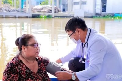 Cà Mau khám sức khỏe, tư vấn và cấp thuốc miễn phí cho người dân