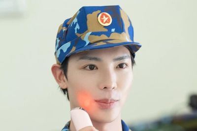 Erik liên tục phải xin lỗi
