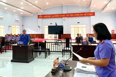 Lãnh án tù về 2 tội vì chém cán bộ Cảnh sát giao thông