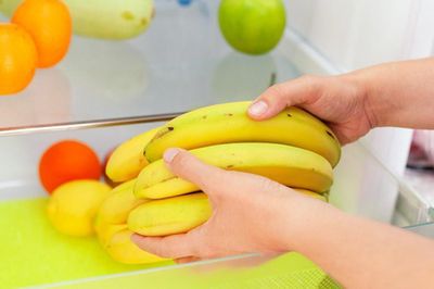 Bí quyết đơn giản giúp bảo quản chuối được lâu, ít bị thâm đen
