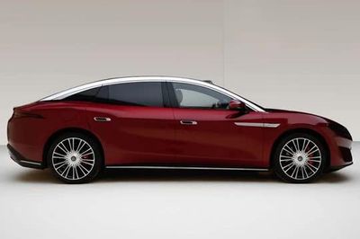 Xe sedan dài hơn 5,2 mét, công suất 764 mã lực, trang bị tiên tiến, giá gần 1 tỷ đồng