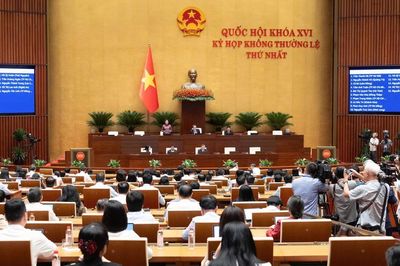 Sửa đổi Luật Ngân sách và Đầu tư công: Thiếu nguyên tắc ưu tiên nguồn lực cho tiền lương