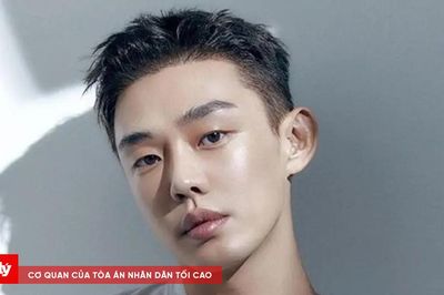 Yoo Ah In ký hợp đồng với BILLIONS, chuẩn bị trở lại màn ảnh