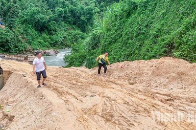 Khi thầy cô vượt dốc tìm học trò trên nương