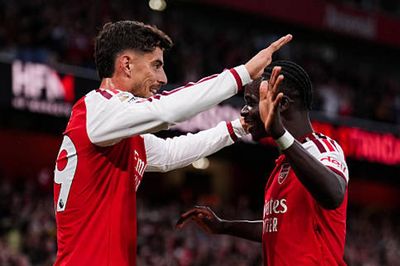 Arsenal khởi đầu hoàn hảo tại Ngoại hạng Anh với chiến thắng áp đảo 3-0 trước Coventry City