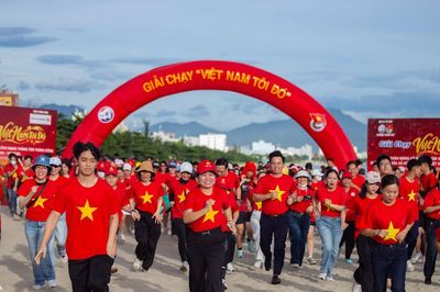 Hơn 500 vận động viên tham gia Giải chạy 'Việt Nam Tôi đó' phường Thanh Khê