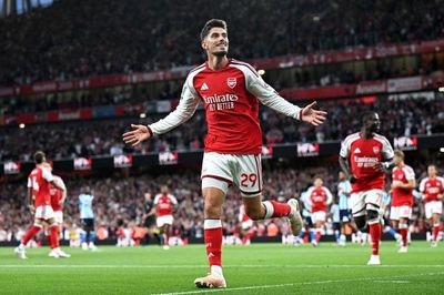 Arsenal thắng đậm Coventry trong ngày khai mạc Premier League