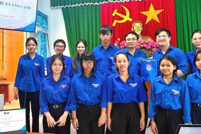Đoàn xã Vân Canh ra mắt Câu lạc bộ "Sáng tạo trẻ"