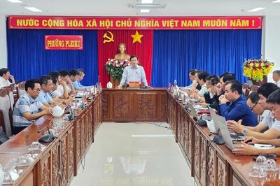 Phó Chủ tịch Thường trực UBND tỉnh Nguyễn Tuấn Thanh khảo sát quỹ đất tại 5 phường ở Tây Gia Lai