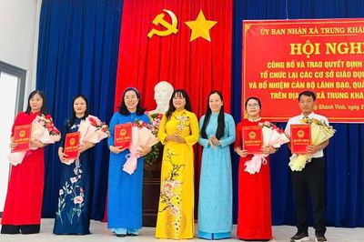 Xã Trung Khánh Vĩnh công bố quyết định thành lập 2 trường học sau sắp xếp