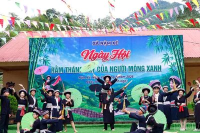 Rộn ràng Ngày hội Rằm tháng 7 của người Mông xanh
