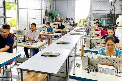 Hỗ trợ đào tạo nghề, trang bị kỹ năng số cho nông dân