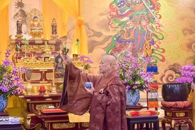Trang nghiêm khai đàn Pháp hội Vu lan - Báo hiếu và Lễ thượng phan tại Việt Nam Quốc Tự
