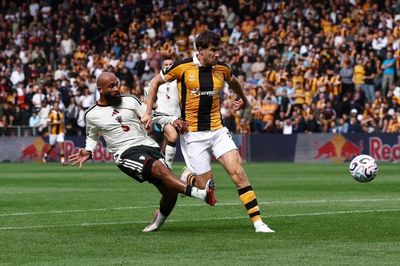 MU thua sốc trước Hull City trong ngày ra quân