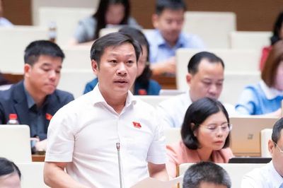 Đẩy mạnh phân cấp, phân quyền, giảm tầng nấc quản lý và thủ tục hành chính