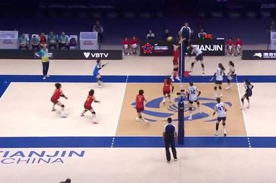 Bóng chuyền nữ Việt Nam thua trận ra quân Giải vô địch châu Á
