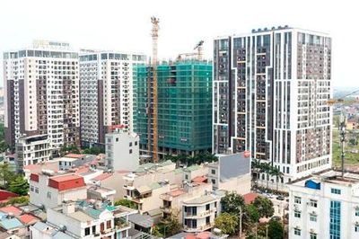 Thanh khoản bất động sản suy giảm: Giá vẫn cao, người mua ngày càng khó tiếp cận vốn