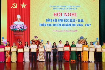 Ngành giáo dục thi đua 'Đổi mới tư duy - Chuyển biến mạnh mẽ - Kết quả thực chất'