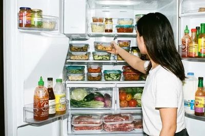 Đừng tiện tay nhét những thực phẩm này vào cánh cửa tủ lạnh