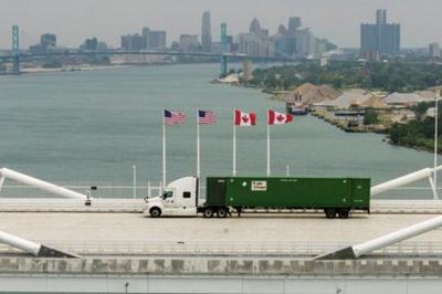 Mỹ áp thuế 50% lên hàng hóa Canada sau khi đàm phán thương mại thất bại