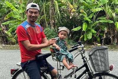 Nam nghệ sĩ đình đám bỏ TP.HCM, về quê ở cùng vợ kém 26 tuổi trong nhà cấp bốn 35m2 vẫn hạnh phúc